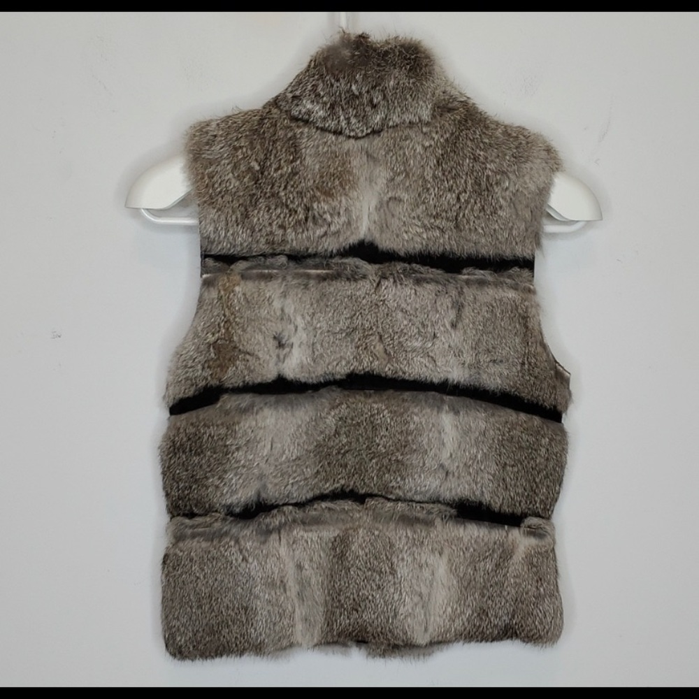 Club Monaco Genuine Rabbit/ Leather Hook Closure Vest sz Sm